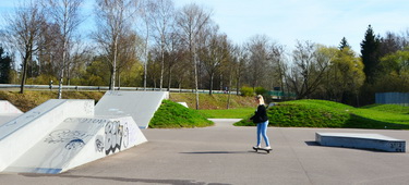 Skaterin auf BMX- & Skaterplatz in Burgau