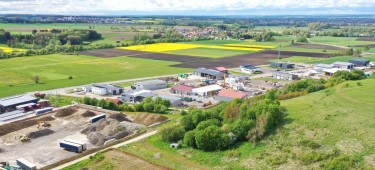 Blick auf das Industriegebiet Unterknöringen (Luftaufnahme)